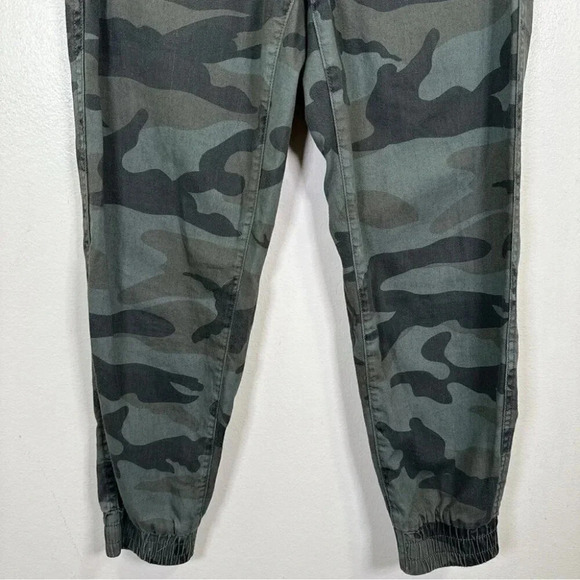 Aritzia Womens Size Xsmall Tna Alix  Camo Jogger - Picture 7 of 13